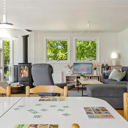 Holiday home Conradine - 600m From The Sea By Interhome *