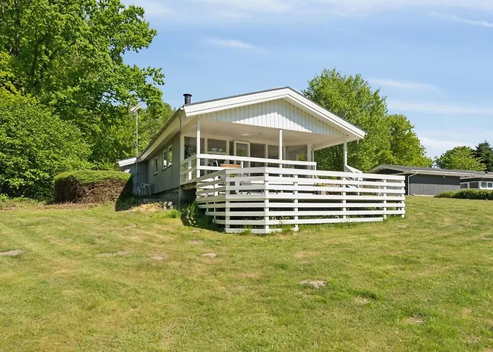 Conradine - 600m From The Sea By Interhome