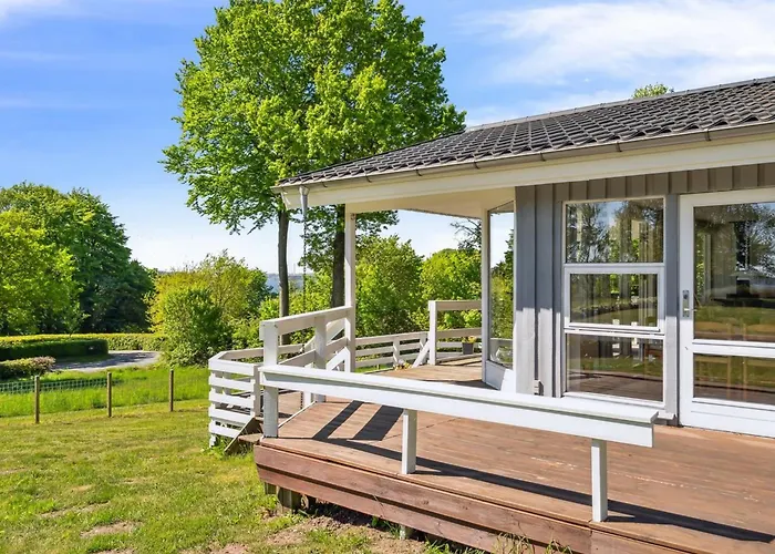 Holiday home Conradine - 600m From The Sea By Interhome